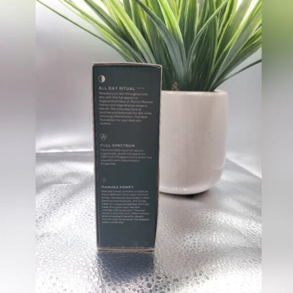 Cannuka Luxe Manuka Honey - Face Oil AS SEEN IN ALLURE MAGAZINE - RT$98 - Picture 2 of 3